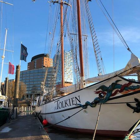 Segelschiff J.R. Tolkien Hotel Хамбург Екстериор снимка